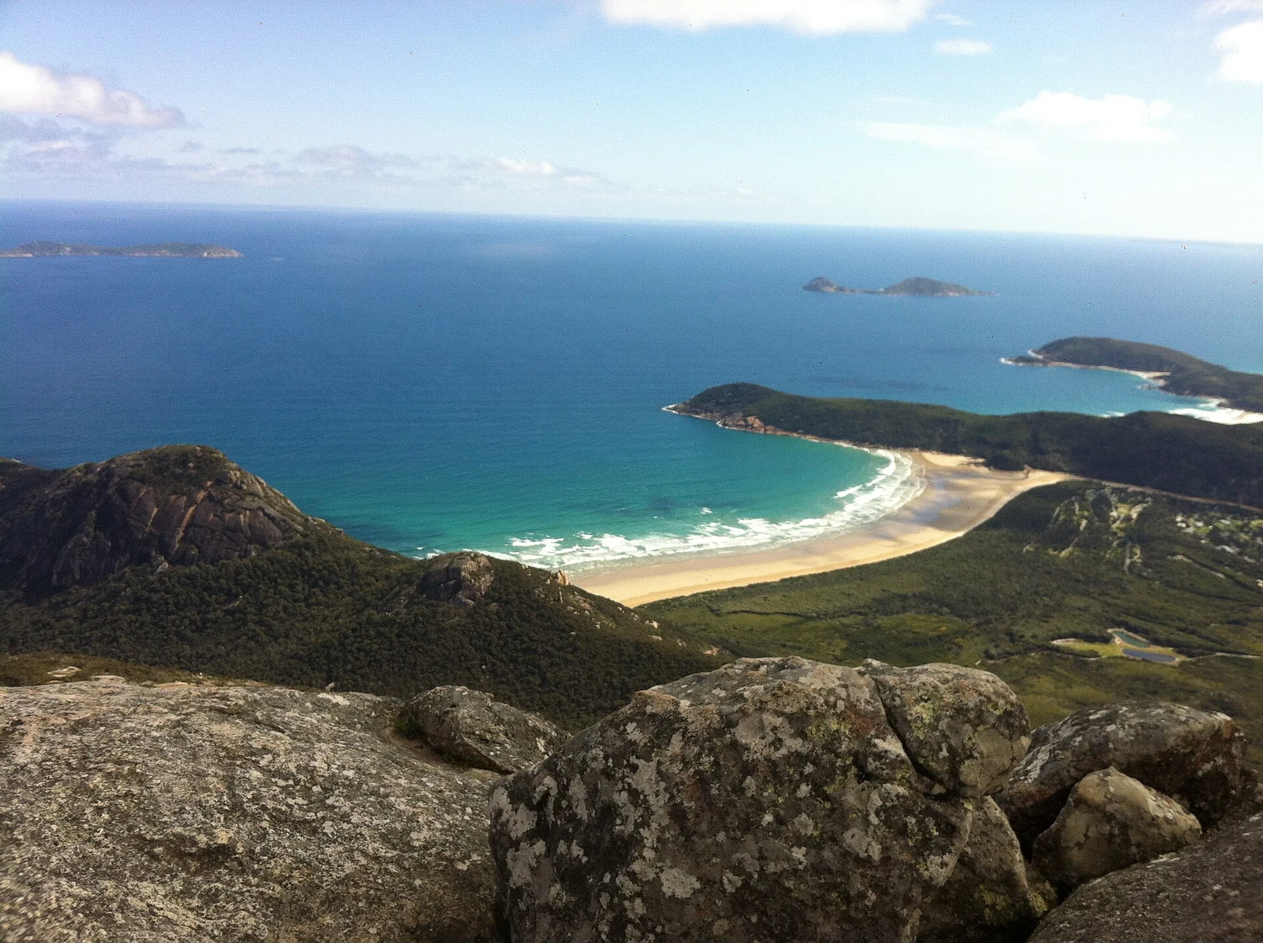 Vue sur la côte depuis le sommet du mont Oberon.