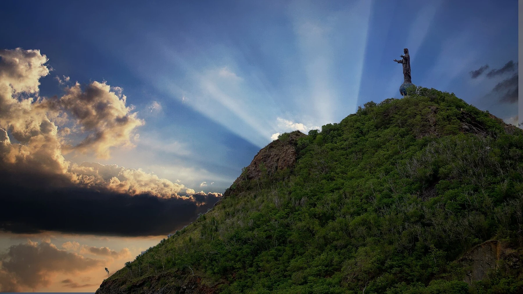 Cristo Rei sur le cap Fatucama, à Dili