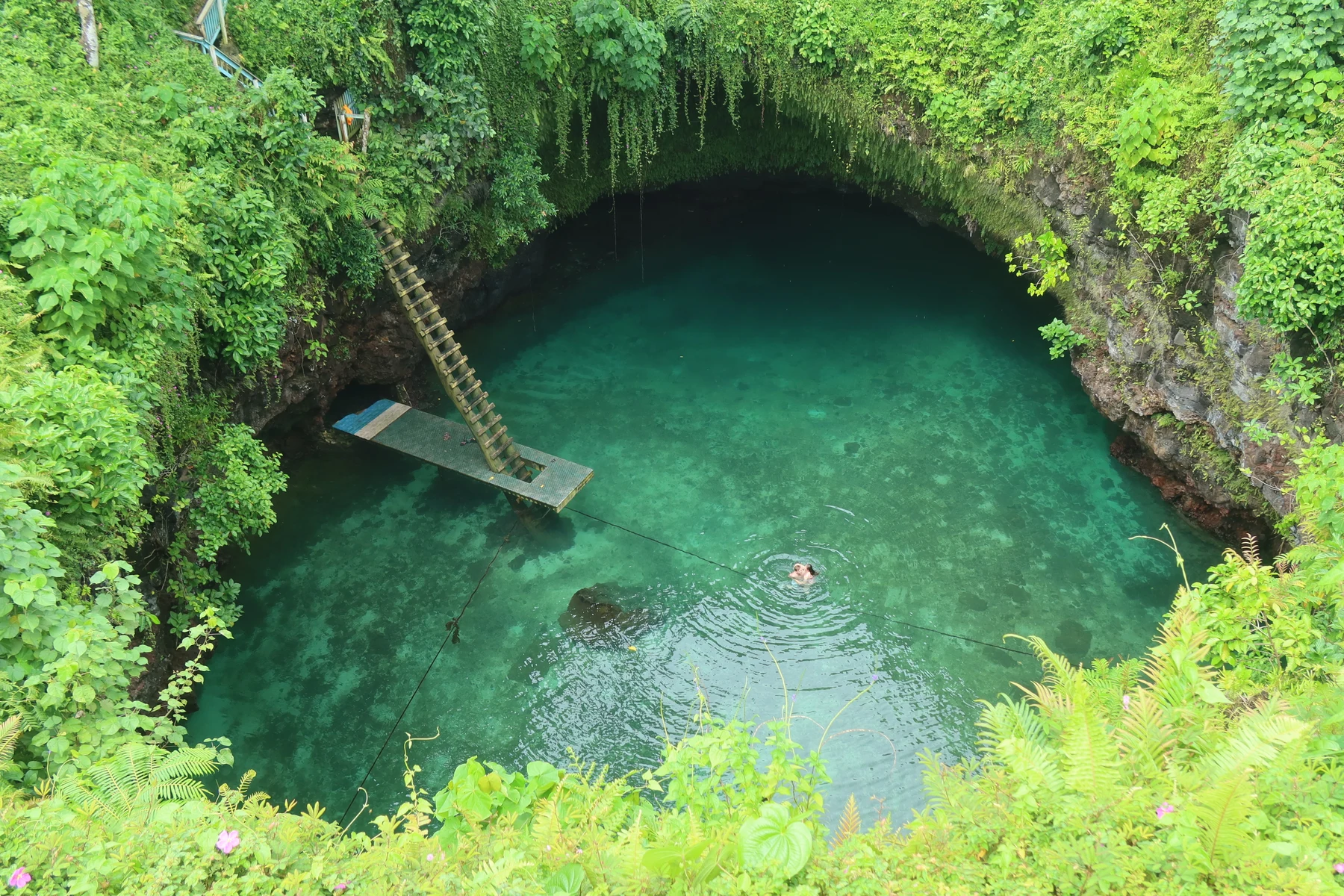 To Sua Ocean Trench