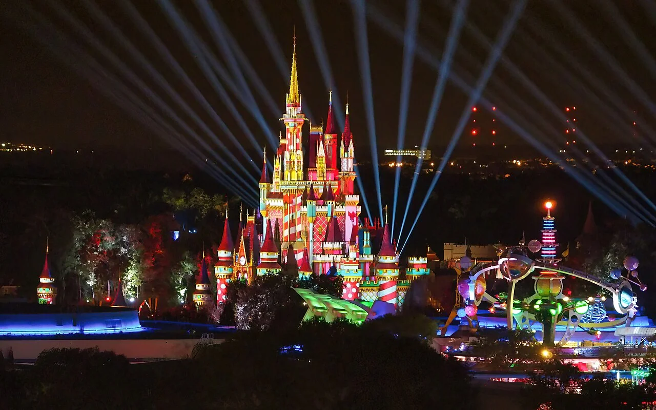 Cinderella Castle lors d’un spectacle nocturne à Magic Kingdom